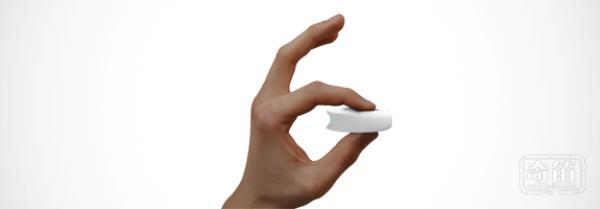 Scanadu Scout能自主检测生命体征，放在额头就可测量血压、心率、体温及血氧