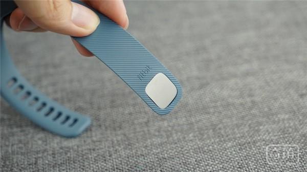 高大上Fitbit Charge智能运动手环-深入评测